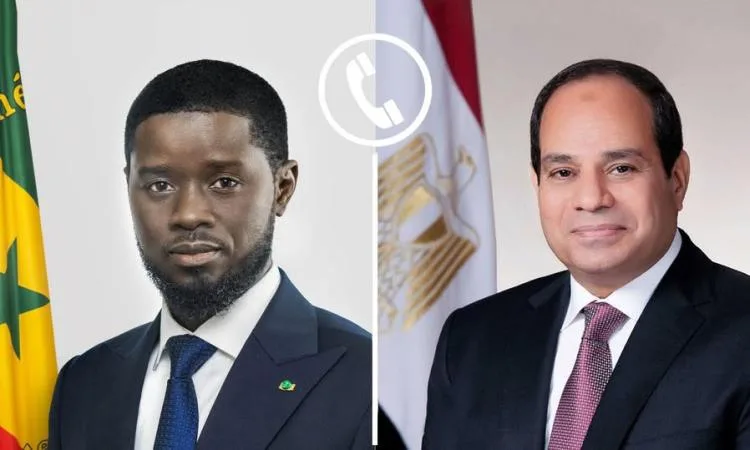 الرئيس السيسي ونظيره السنغالي يعبران عن التزامهما بتطوير العلاقات الثنائية. الرئيس السيسي ونظيره السنغالي يعبران عن التزامهما بتطوير العلاقات الثنائية.