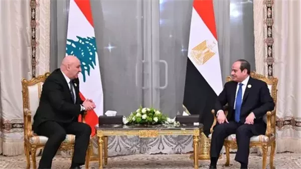 الرئيس السيسي ونظيره اللبناني يعبران عن تأييدهما التام للشعب السوري ويستنكران الاعتداءات الإسرائيلية. الرئيس السيسي ونظيره اللبناني يعبران عن تأييدهما التام للشعب السوري ويستنكران الاعتداءات الإسرائيلية.