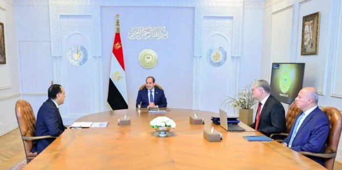 الرئيس السيسي يبرز التزامه بدعم زيادة الإنتاج المحلي من النفط والغاز