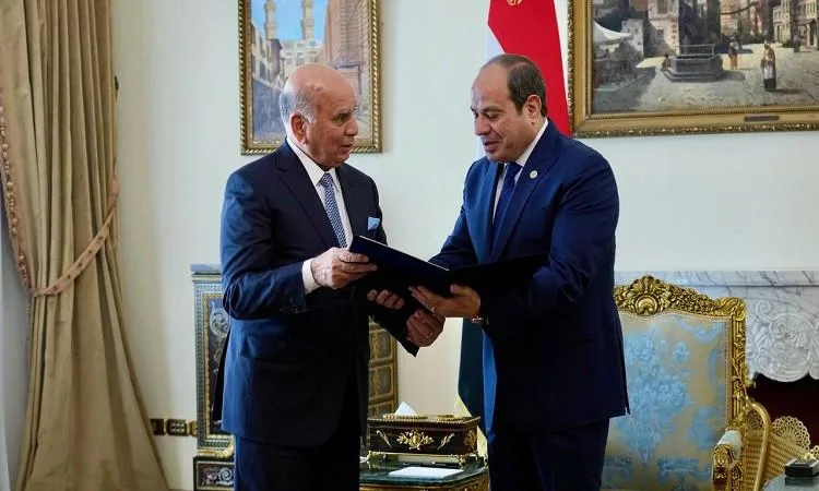 الرئيس السيسي يتلقى دعوة من العراق لحضور القمة العربية في بغداد الرئيس السيسي يتلقى دعوة من العراق لحضور القمة العربية في بغداد