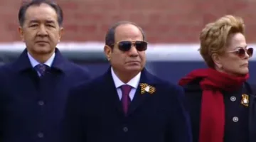 الرئيس السيسي يشارك بوتين وضع أكاليل الزهور على قبر الجندي المجهول في حديقة ألكسندر بالكرملين