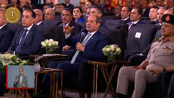الرئيس السيسي يعلن عن خطة لزيادة 800 ألف فدان في القطاع الزراعي بحلول سبتمبر.