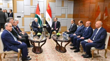 الرئيس السيسي يلتقي بنظيره الفلسطيني على هامش الاحتفالات بيوم النصر في موسكو