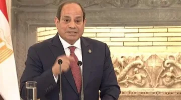 السيسي يكشف النقاب عن لوحة تذكارية بمناسبة تدشين المرحلة الأولى من “مستقبل مصر الصناعية”
