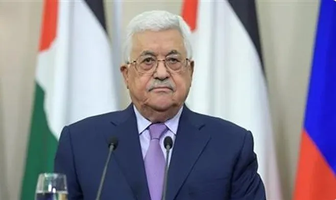 «عباس»: الفلسطينيون في لبنان ضيوف مؤقتون.. ومخيمات اللاجئين تخضع لسلطة الدولة والجيش اللبناني. «عباس»: الفلسطينيون في لبنان ضيوف مؤقتون.. ومخيمات اللاجئين تخضع لسلطة الدولة والجيش اللبناني.