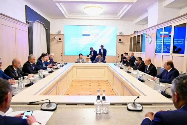 الرئيس اليمني يناقش القضايا الإقليمية والدولية مع رئيس البرلمان الروسي الرئيس اليمني يناقش القضايا الإقليمية والدولية مع رئيس البرلمان الروسي