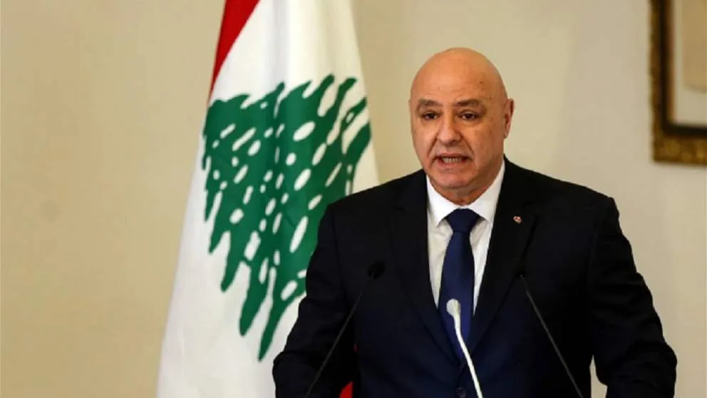 الرئيس عون: المركز ليس نبع للامتيازات، بل هو مسؤولية، وعليكم أن تستحقوا الثقة الموضوعة فيكم. الرئيس عون: المركز ليس نبع للامتيازات، بل هو مسؤولية، وعليكم أن تستحقوا الثقة الموضوعة فيكم.