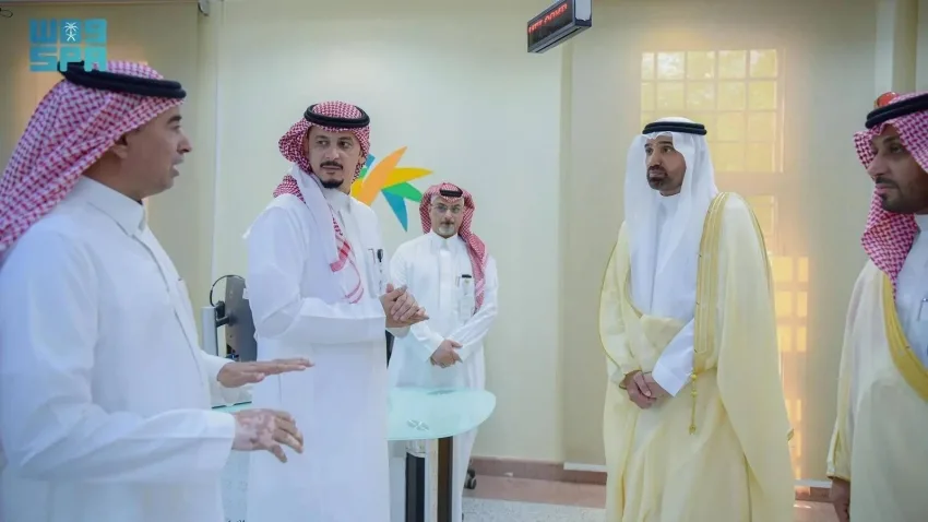 الراجحي يزور مكتب العمل ومركز التأهيل الشامل في القصيم الراجحي يزور مكتب العمل ومركز التأهيل الشامل في القصيم