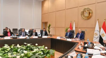 الري تعقد اجتماع اللجنة العليا لتراخيص الشواطئ بحضور  الفريق كامل الوزير
