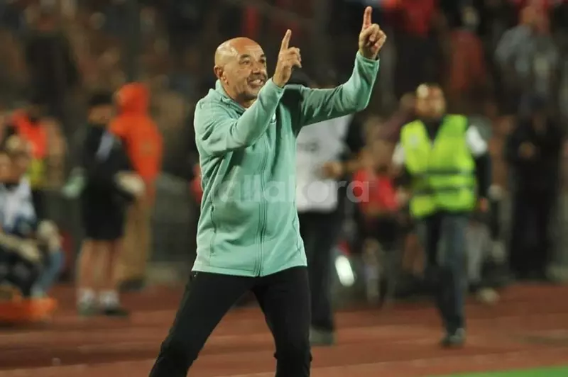 الزمالك يكشف عن سداد مستحقات باتشيكو ورفع حظر التسجيل قريبًا الزمالك يكشف عن سداد مستحقات باتشيكو ورفع حظر التسجيل قريبًا