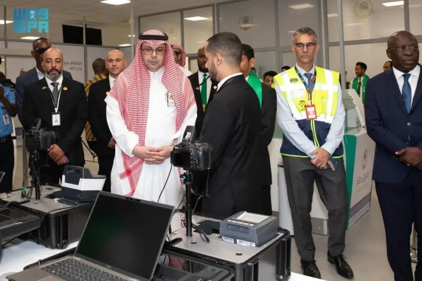السفير القثامي يزور صالة مبادرة طريق مكة بمطار أبيدجان السفير القثامي يزور صالة مبادرة طريق مكة بمطار أبيدجان