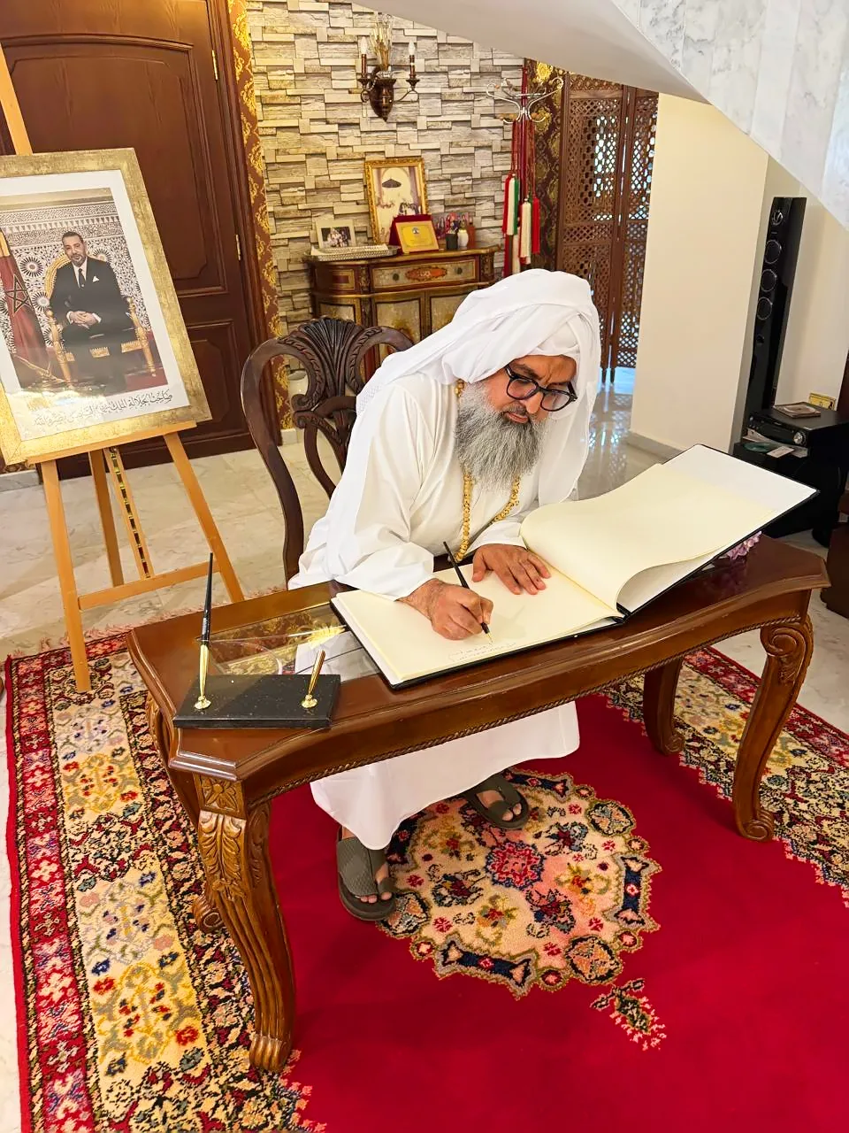 السفير المغربي بالأردن يستضيف شيخ الطريقة الكركرية (صور)