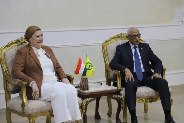 «السنباطى» تجتمع مع محافظ شمال سيناء لاستعراض آليات التعاون لحماية حقوق الطفل ودعمها «السنباطى» تجتمع مع محافظ شمال سيناء لاستعراض آليات التعاون لحماية حقوق الطفل ودعمها