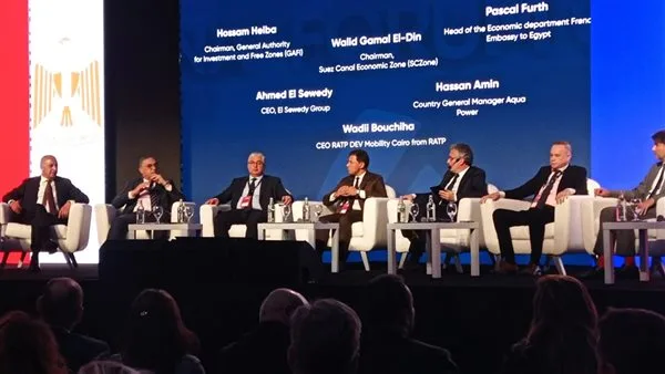 السويدي: الهند دولة صناعية أفضل من الصين ولدينا استثمارات هناك السويدي: الهند دولة صناعية أفضل من الصين ولدينا استثمارات هناك