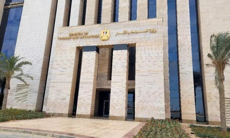 “السياحة والتراث”: إرشادات لحماية الحجاج من ارتفاع درجات الحرارة في يوم عرفة