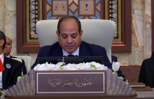 السيسي في قمة بغداد: لا سلام دون إقامة دولة فلسطينية… مؤتمر دولي لإعادة إعمار غزة بعد انتهاء العدوان