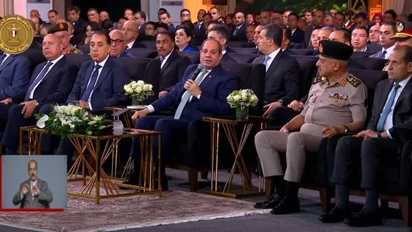 السيسي: نعمل جاهدين لتحويل الصحراء إلى أراضٍ زراعية مثمرة. السيسي: نعمل جاهدين لتحويل الصحراء إلى أراضٍ زراعية مثمرة.