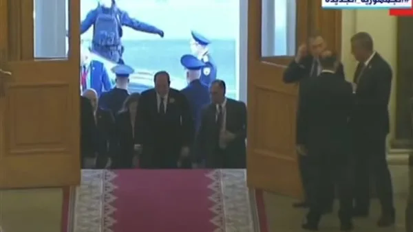 السيسي يصل إلى الكرملين لحضور حفل عشاء القادة المشاركين باحتفالات عيد النصر في روسيا السيسي يصل إلى الكرملين لحضور حفل عشاء القادة المشاركين باحتفالات عيد النصر في روسيا