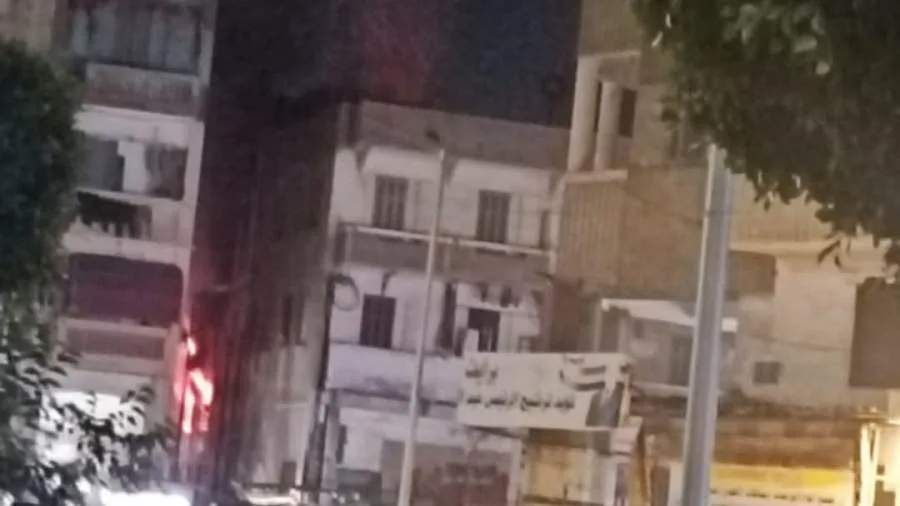 السيطرة على حريق داخل منزل مهجور في الشارع الثلاثيني ببورسعيد السيطرة على حريق داخل منزل مهجور في الشارع الثلاثيني ببورسعيد