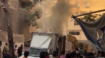 السيطرة على حريق سيارة ربع نقل في المهندسين دون إصابات| صور