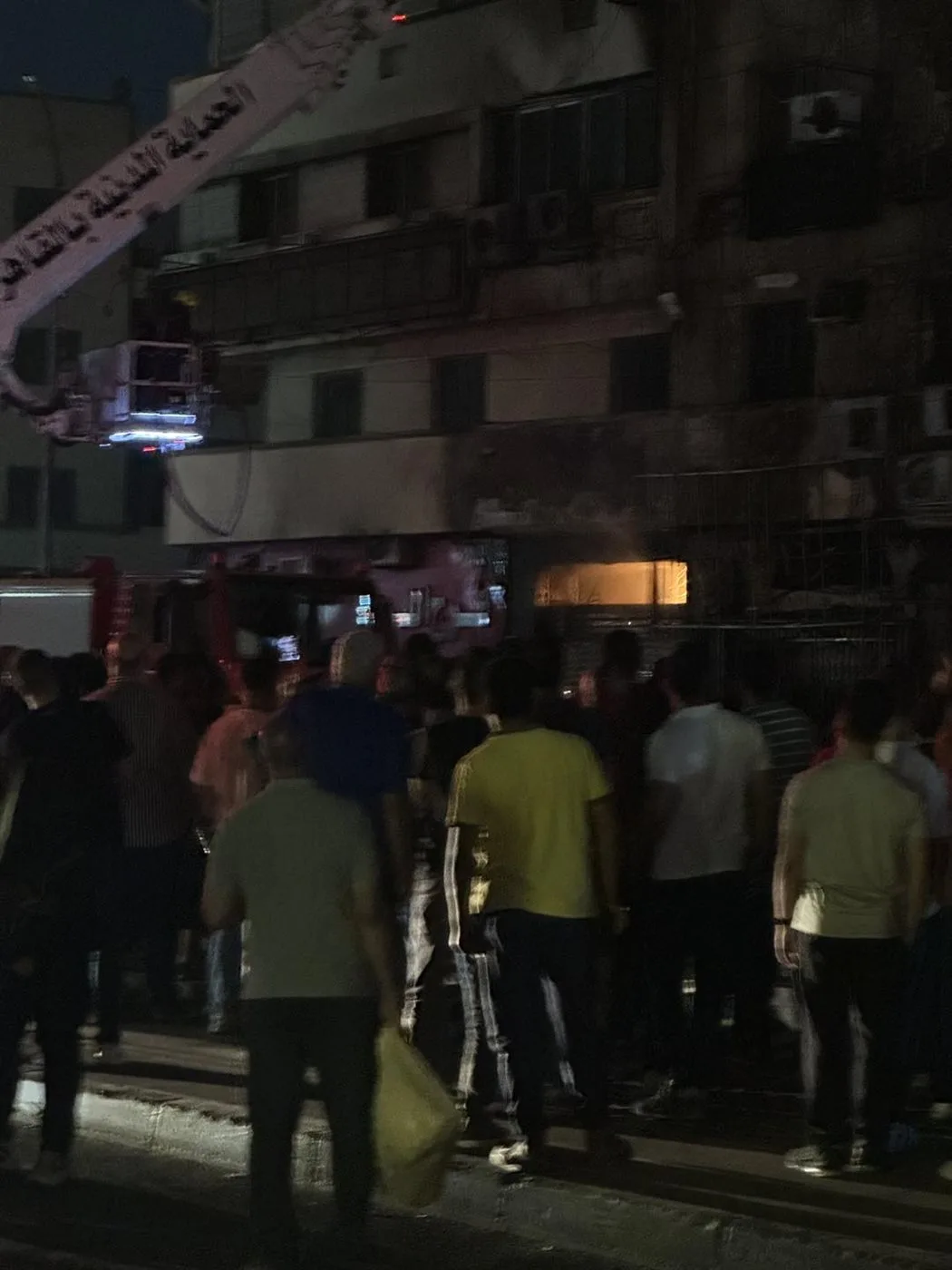 السيطرة على حريق محل في ميدان سفير بمصر الجديدة السيطرة على حريق محل في ميدان سفير بمصر الجديدة