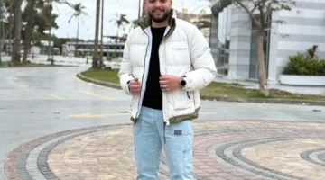 الشاب عمار أشرف صاحب مبادرة «صناع السعادة» يواصل نشر السعادة ورسم البهجة على وجوه المواطنين