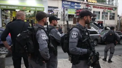 الشرطة الإسرائيلية تقتحم مدارس للأونروا في القدس لإجبارها على الإغلاق الشرطة الإسرائيلية تقتحم مدارس للأونروا في القدس لإجبارها على الإغلاق