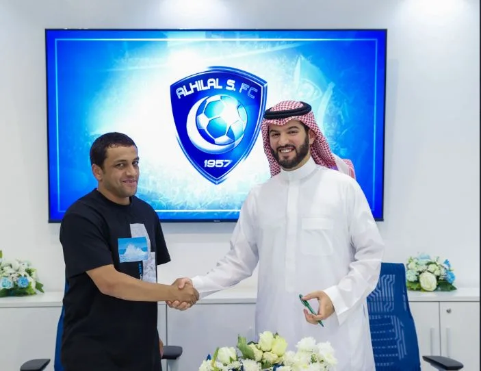 الشلهوب: لا أوافق على منصب المدرب المؤقت وتركيزنا على كأس العالم للأندية. الشلهوب: لا أوافق على منصب المدرب المؤقت وتركيزنا على كأس العالم للأندية.
