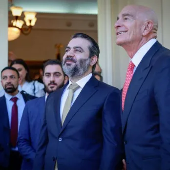 الشيباني يرافق “توم باراك” في افتتاح مقر “سفير أمريكا” بدمشق كما حدث في “طرابلس الليبية”.. وواشنطن بدأت في خلق “عدو شديد الخطورة” لأحمد الشرع ورفاقه، حيث تبدأ وتنتهي جميع المراسلات والمذكرات بـ”تنظيم الدولة”. الشيباني يرافق “توم باراك” في افتتاح مقر “سفير أمريكا” بدمشق كما حدث في “طرابلس الليبية”.. وواشنطن بدأت في خلق “عدو شديد الخطورة” لأحمد الشرع ورفاقه، حيث تبدأ وتنتهي جميع المراسلات والمذكرات بـ”تنظيم الدولة”.