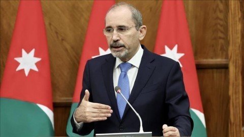 الصفدي: نتعاون مع أنقرة ودمشق لإنهاء الهجمات الإسرائيلية على سوريا وسنسعى لمواجهة التحديات ومحاربة الإرهاب. الصفدي: نتعاون مع أنقرة ودمشق لإنهاء الهجمات الإسرائيلية على سوريا وسنسعى لمواجهة التحديات ومحاربة الإرهاب.