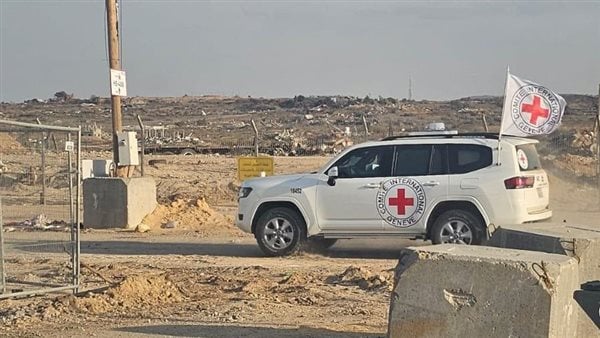 الصليب الأحمر يعلن تسهيل إطلاق سراح 10 أسرى فلسطينيين ونقلهم إلى غزة الصليب الأحمر يعلن تسهيل إطلاق سراح 10 أسرى فلسطينيين ونقلهم إلى غزة