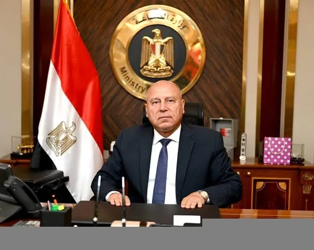 الصناعة تمد التقديم على 332 مصنعًا أسبوعًا الصناعة تمد التقديم على 332 مصنعًا أسبوعًا