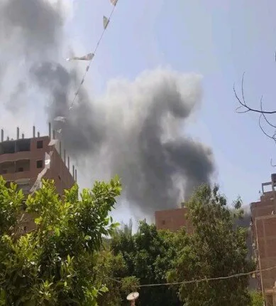 الصور الأولى لاندلاع حريق مصنع بلاستيك في السلام الصور الأولى لاندلاع حريق مصنع بلاستيك في السلام