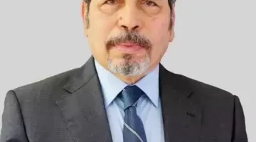 الطفل يوسف أسامة نصار يتعافى بعد جراحة ناجحة في يده