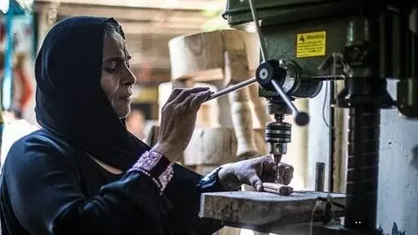 العاملة والحمل.. توازن دقيق بين الالتزام الوظيفى والصحة العاملة والحمل.. توازن دقيق بين الالتزام الوظيفى والصحة