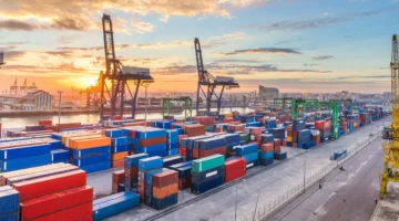 العجز التجاري المغربي يتفاقم إلى 71,6 مليار درهم رغم تحسن صادرات الفوسفاط والطيران
