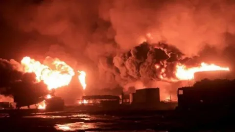 العدوان الإسرائيلي-الأمريكي العنيف على اليمن.. هذه الحصيلة النهائية للأهداف والأضرار وعدد الضحايا العدوان الإسرائيلي-الأمريكي العنيف على اليمن.. هذه الحصيلة النهائية للأهداف والأضرار وعدد الضحايا