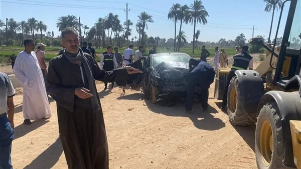 العربية بقت خردة.. إصابة شاب في حادث انقلاب سيارة داخل ترعة بقنا العربية بقت خردة.. إصابة شاب في حادث انقلاب سيارة داخل ترعة بقنا