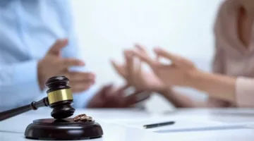 زوجة تطلب الطلاق بسبب تفضيل زوجها لعلاقاته النسائية على أولاده