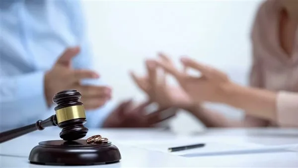زوجة تطلب الطلاق بسبب تفضيل زوجها لعلاقاته النسائية على أولاده زوجة تطلب الطلاق بسبب تفضيل زوجها لعلاقاته النسائية على أولاده