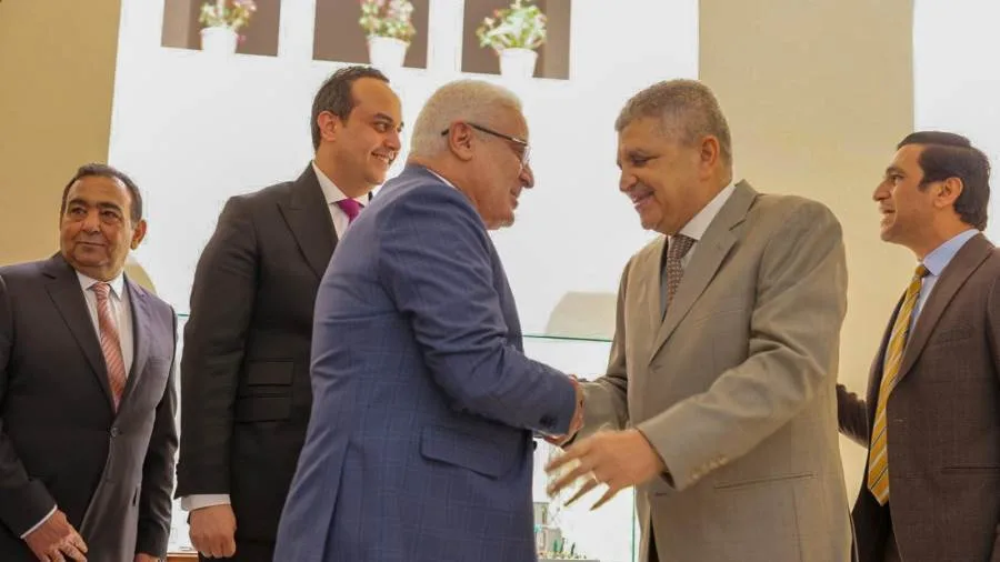 الفريق أسامة ربيع يبرم اتفاق تعاون مع هيئة الرعاية الصحية وهيئة التأمين الاجتماعي القومية الفريق أسامة ربيع يبرم اتفاق تعاون مع هيئة الرعاية الصحية وهيئة التأمين الاجتماعي القومية