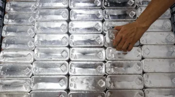 الفضة تزاحم الذهب فى سباق الملاذات الآمنة.. وصناديق استثمارية قيد الدراسة