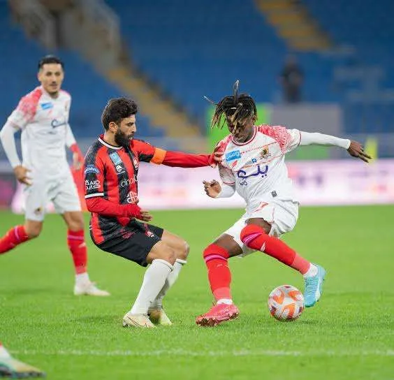 الفوز على ضمك يضمن بقاء الفتح في دوري روشن