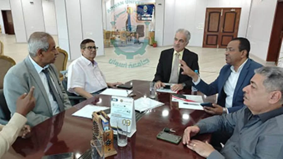 القائم بأعمال رئيس جامعة أسوان يستعرض معايير الجودة والاعتماد في كليات الجامعة القائم بأعمال رئيس جامعة أسوان يستعرض معايير الجودة والاعتماد في كليات الجامعة
