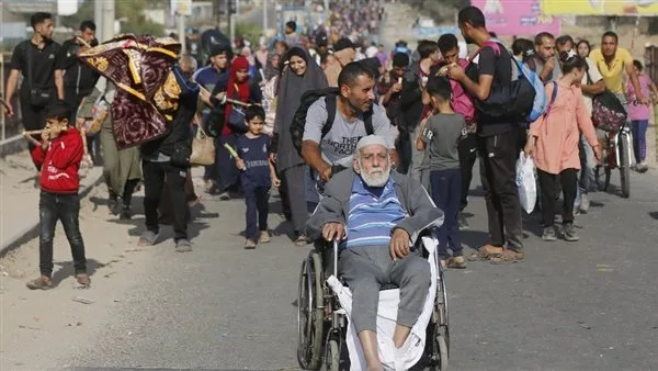 القاهرة الإخبارية: سكان غزة يواصلون الانتقال من مكان لآخر القاهرة الإخبارية: سكان غزة يواصلون الانتقال من مكان لآخر