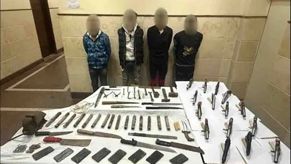 القبض على 4 عناصر إجرامية لاتهامهم بتجارة الأسلحة النارية بالبحيرة القبض على 4 عناصر إجرامية لاتهامهم بتجارة الأسلحة النارية بالبحيرة