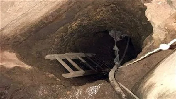 القبض على 6 أفراد بتهمة البحث عن الآثار داخل مبنى في الصف القبض على 6 أفراد بتهمة البحث عن الآثار داخل مبنى في الصف