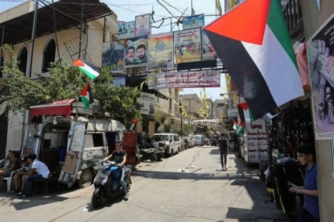 القصة الشاملة: لماذا تواصل الفصائل الفلسطينية الاحتفاظ بأسلحتها في مخيمات لبنان؟ القصة الشاملة: لماذا تواصل الفصائل الفلسطينية الاحتفاظ بأسلحتها في مخيمات لبنان؟