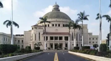 القضاء الإداري يُلزم جامعة القاهرة بإعادة قيد طالبة في كلية طب القصر العيني
