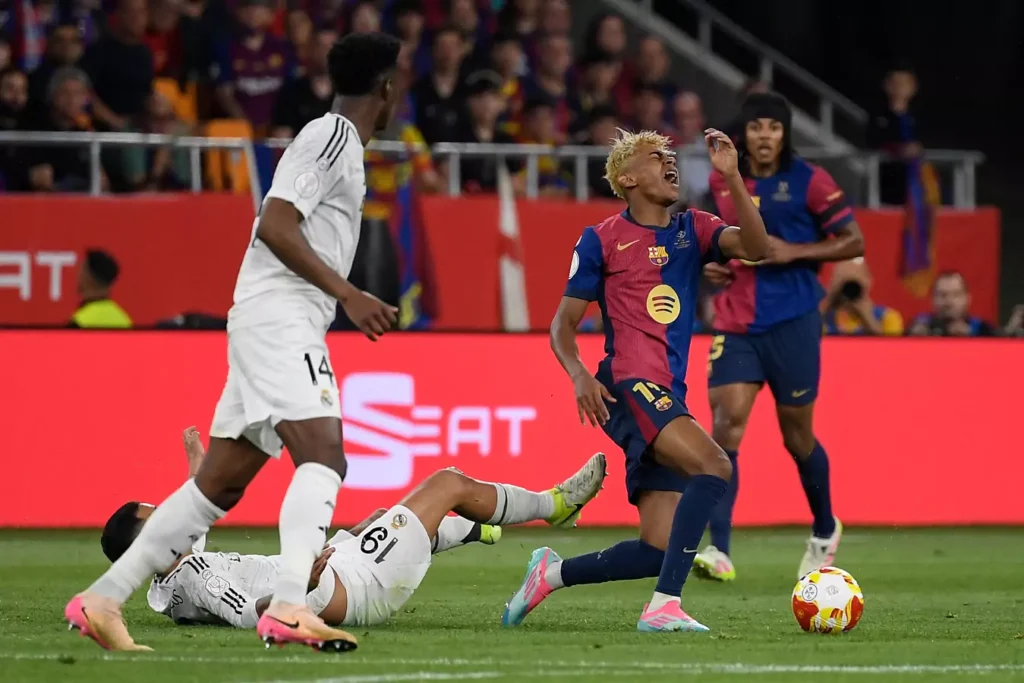 القنوات الناقلة لمباراة برشلونة ضد ريال مدريد بالجولة 35 في الدوري الإسباني القنوات الناقلة لمباراة برشلونة ضد ريال مدريد بالجولة 35 في الدوري الإسباني